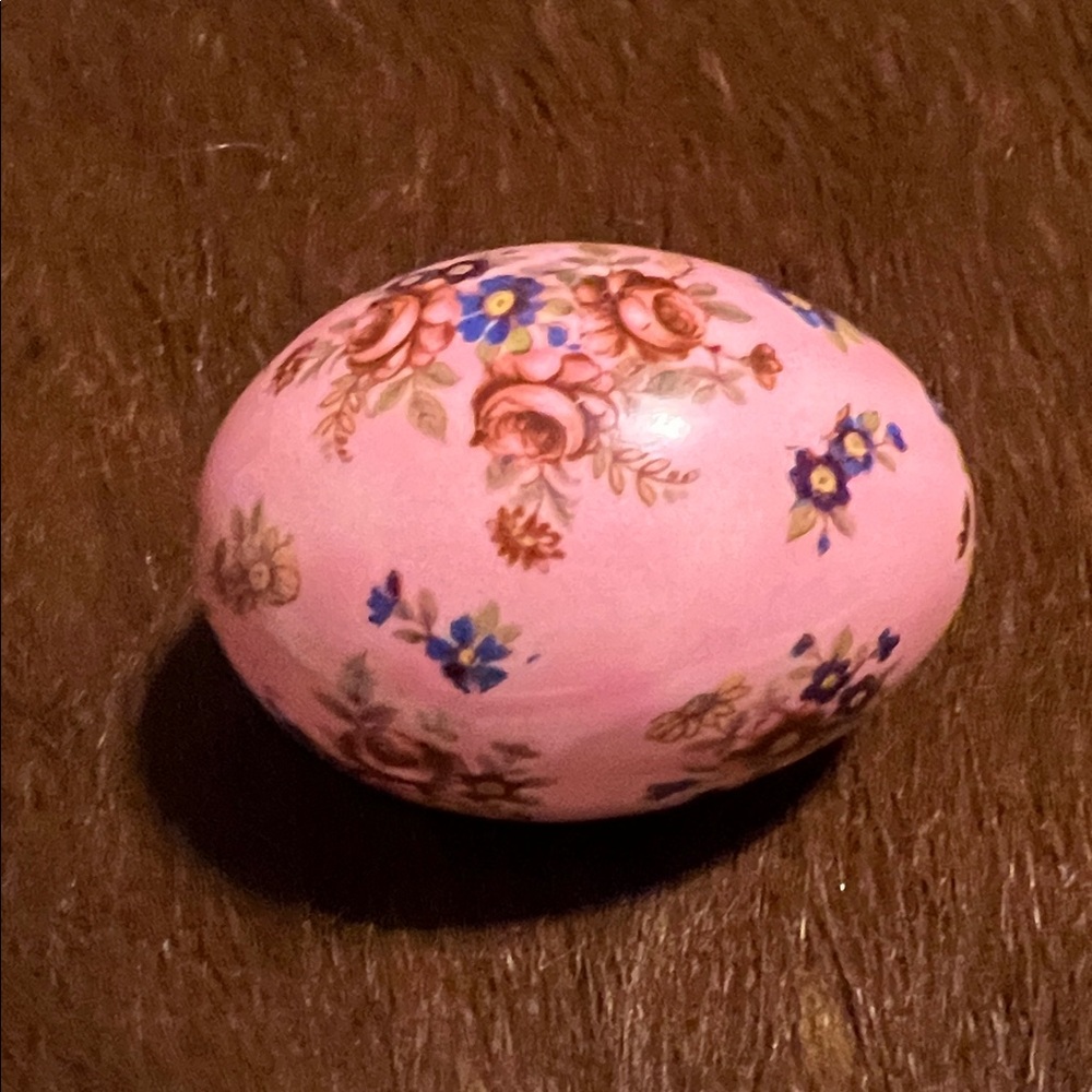Floral and Butterfly Decorative Ceramic Eggs, Set of 3 - Picture 6 of 10